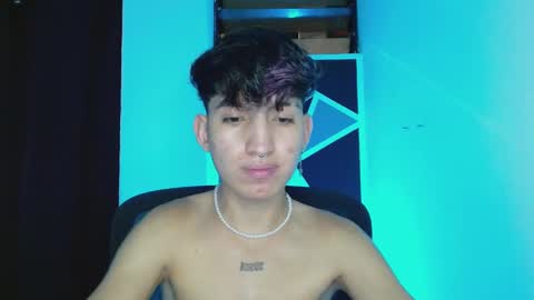 Snapshot of littlextrem chatting on March 6, 2025, 12:43 am Eros online show from March 6, 2025, 12:43 am