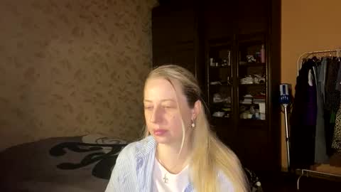 Snapshot of livandria chatting on April 13, 2026, 8:25 pm Livandria online show from April 13, 2026, 8:25 pm