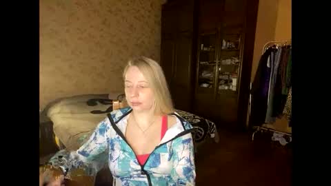 Snapshot of livandria chatting on April 15, 2026, 9:15 pm Livandria online show from April 15, 2026, 9:15 pm