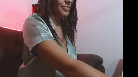 liz_fe online show from February 18, 2025, 2:16 am