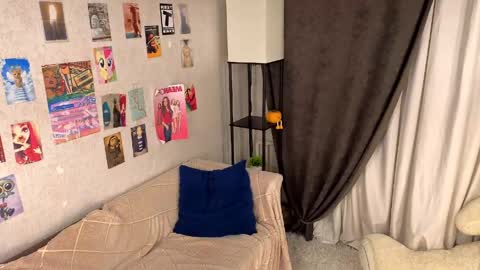Snapshot of liz_nip chatting on June 6, 2026, 9:41 pm Lily online show from June 6, 2026, 9:41 pm