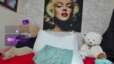 Mariana online show from March 12, 2025, 7:38 pm