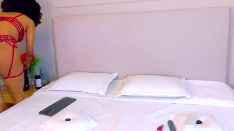 lizlilux online show from September 14, 2025, 3:05 am