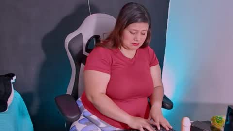 lizz_milf online show from September 23, 2025, 5:05 pm