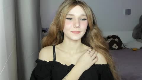lizza_a online show from March 24, 2026, 6:24 pm