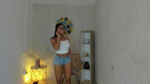 Lizza  online show from December 16, 2025, 12:10 pm