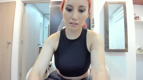 lizzdoux online show from September 30, 2025, 2:49 am