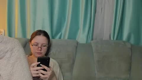 lizzi_muur online show from December 19, 2024, 3:19 pm