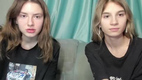 lizzi_muur online show from January 2, 2025, 7:18 pm