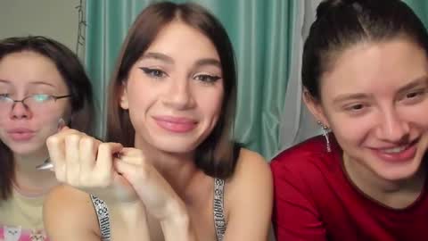 lizzi_muur online show from January 23, 2025, 3:54 pm