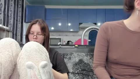 lizzi_muur online show from February 5, 2025, 2:16 pm