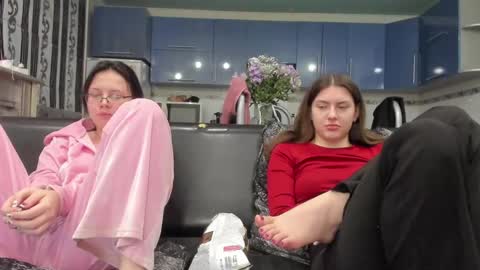 lizzi_muur online show from March 11, 2025, 4:40 pm