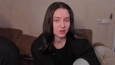 lizzi_muur online show from January 7, 2026, 3:36 pm