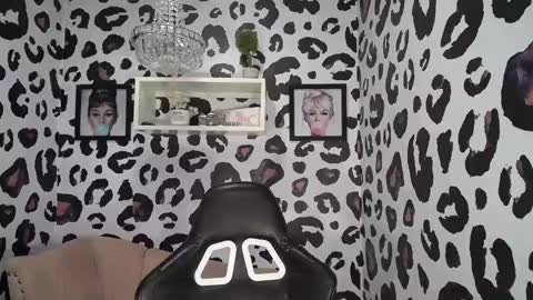 lizzie12_a online show from February 23, 2025, 6:39 am