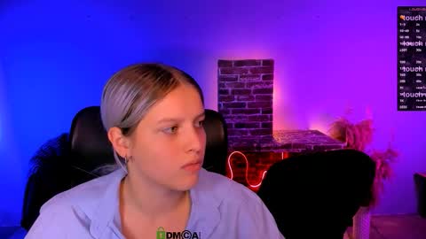 Snapshot of lizzie_boom chatting on December 17, 2025, 8:59 pm lizzie_boom online show from December 17, 2025, 8:59 pm