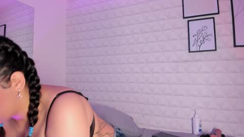  Lizzie  online show from May 19, 2026, 12:11 pm