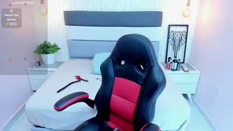 Snapshot of lizziemontana2 chatting on January 15, 2025, 7:55 pm        online show from January 15, 2025, 7:55 pm