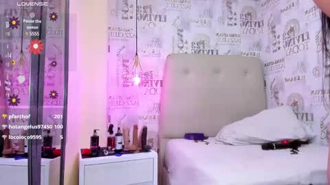 Snapshot of lizziemontana2 chatting on February 11, 2025, 10:50 pm        online show from February 11, 2025, 10:50 pm