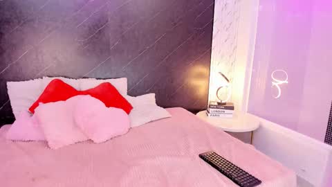 I am Lizz online show from October 22, 2025, 12:05 pm