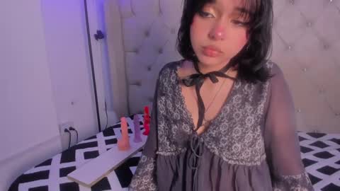 Lizz  online show from October 14, 2025, 11:33 am