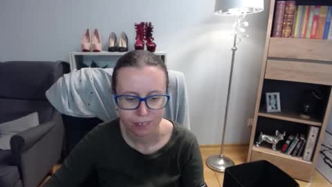 Snapshot of lizzy_sparkle chatting on October 21, 2025, 4:35 am Lizzy online show from October 21, 2025, 4:35 am