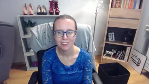 Snapshot of lizzy_sparkle chatting on October 23, 2025, 5:40 am Lizzy online show from October 23, 2025, 5:40 am