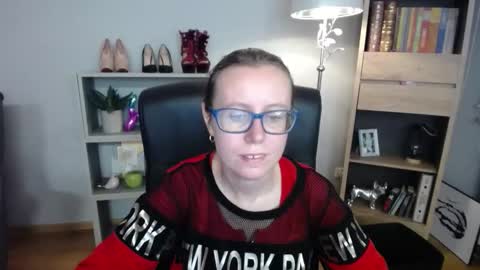 Snapshot of lizzy_sparkle chatting on November 3, 2025, 5:20 am Lizzy online show from November 3, 2025, 5:20 am