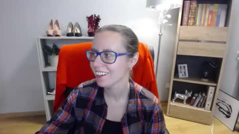 Snapshot of lizzy_sparkle chatting on November 7, 2025, 5:40 am Lizzy online show from November 7, 2025, 5:40 am