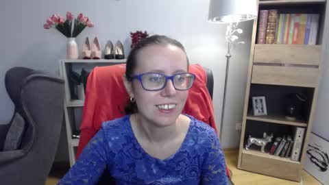 Snapshot of lizzy_sparkle chatting on November 13, 2025, 5:39 am Lizzy online show from November 13, 2025, 5:39 am