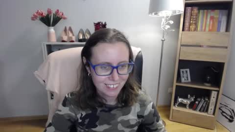 Snapshot of lizzy_sparkle chatting on November 14, 2025, 6:01 am Lizzy online show from November 14, 2025, 6:01 am