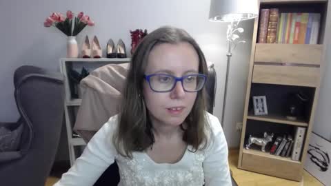 Snapshot of lizzy_sparkle chatting on November 19, 2025, 5:40 am Lizzy online show from November 19, 2025, 5:40 am