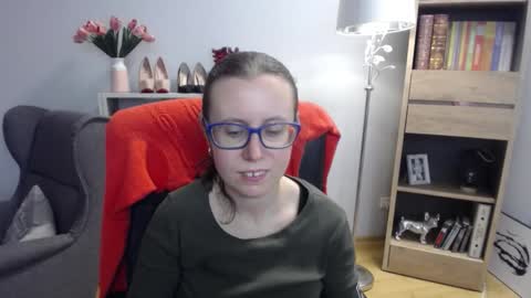 Snapshot of lizzy_sparkle chatting on November 25, 2025, 5:51 am Lizzy online show from November 25, 2025, 5:51 am