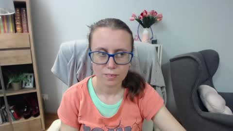 Snapshot of lizzy_sparkle chatting on June 3, 2026, 4:37 am Lizzy online show from June 3, 2026, 4:37 am