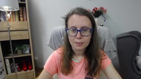 Snapshot of lizzy_sparkle chatting on June 8, 2026, 4:35 am Lizzy online show from June 8, 2026, 4:35 am