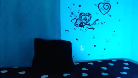 Elizabeth but call me Lizz  online show from February 13, 2025, 12:11 pm