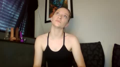 Lizzie Vonn online show from April 8, 2026, 11:48 pm