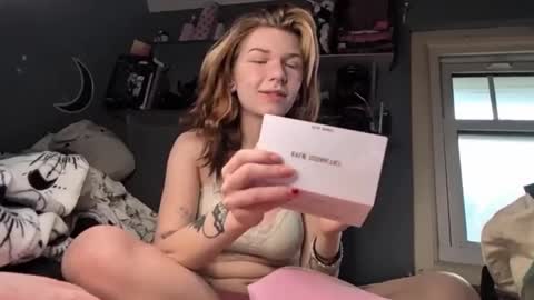 lizzybunny online show from December 27, 2024, 2:01 pm