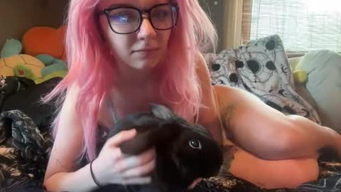 lizzybunny online show from March 3, 2025, 4:56 pm