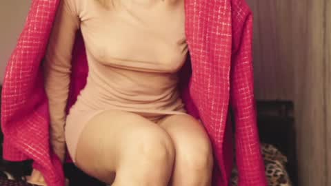 Mila online show from September 28, 2025, 9:09 pm