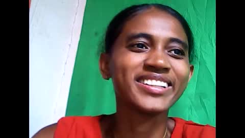 Snapshot of llouisse chatting on April 11, 2026, 7:18 pm llouisse online show from April 11, 2026, 7:18 pm