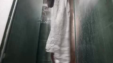 Lloused online show from November 2, 2025, 6:43 pm