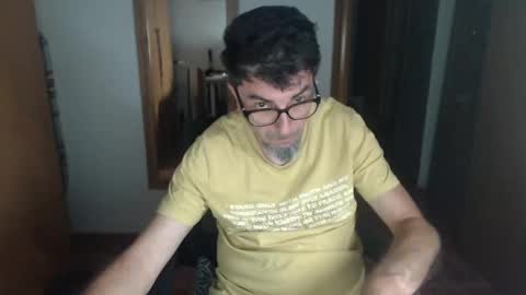 lobosolitario73 online show from September 22, 2025, 11:51 pm