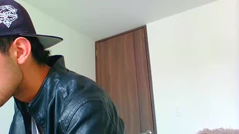 Snapshot of logaan_grey chatting on January 2, 2025, 4:35 pm logaan_grey online show from January 2, 2025, 4:35 pm