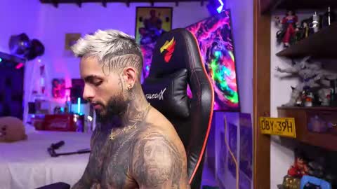 logan_hugh8 online show from March 9, 2026, 4:55 pm