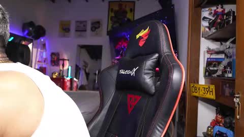 logan_hugh8 online show from March 18, 2026, 2:58 am