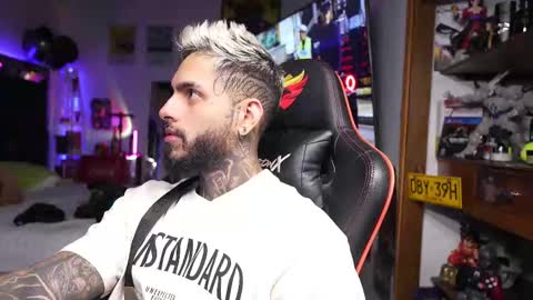 logan_hugh8 online show from March 20, 2026, 5:23 am