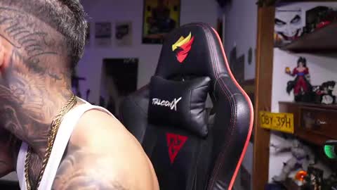 logan_hugh8 online show from April 10, 2026, 6:51 am