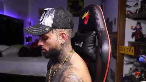 logan_hugh8 online show from April 17, 2026, 6:55 pm