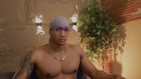 logan_varela online show from November 12, 2025, 12:16 pm