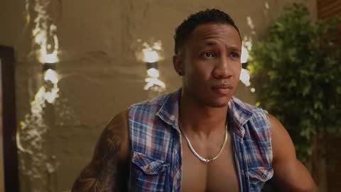 logan_varela online show from November 20, 2025, 1:44 pm